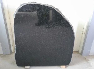 Hauakivi-karelia62-62x70x18cm