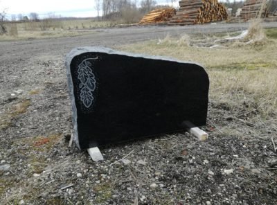 Hauakivi-J004-57x37x10cm