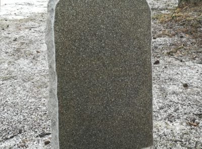 Hauakivi-pruun-37x64x12cm