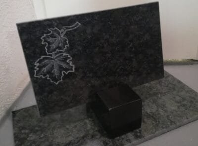 Hauaplaat-vahtraleht-40x25x3cm
